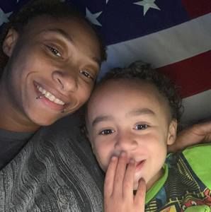 Meet your Posher, Donelle